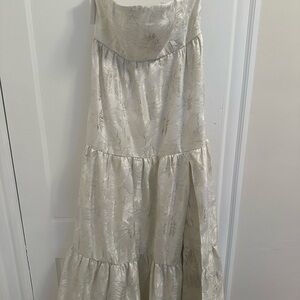 Storia Cream Floral Maxi Dress